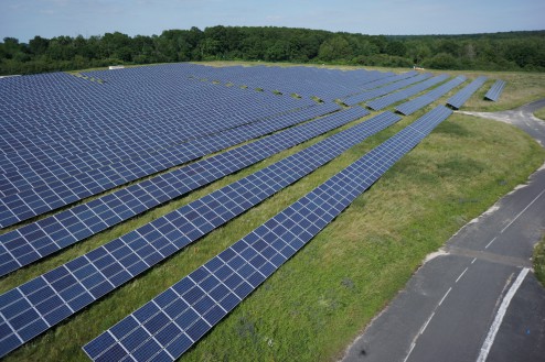 Une partie des panneaux solaires de la centrale de Sourdun. Crédit photo Bouygues E&S