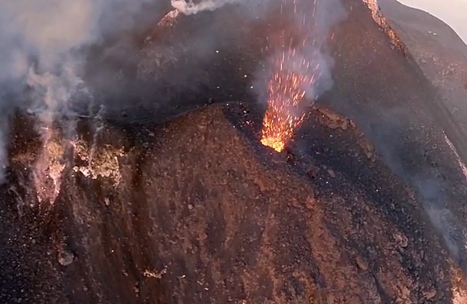 Le Stromboli en drone