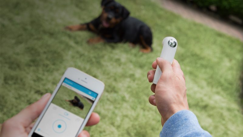 HTC RE