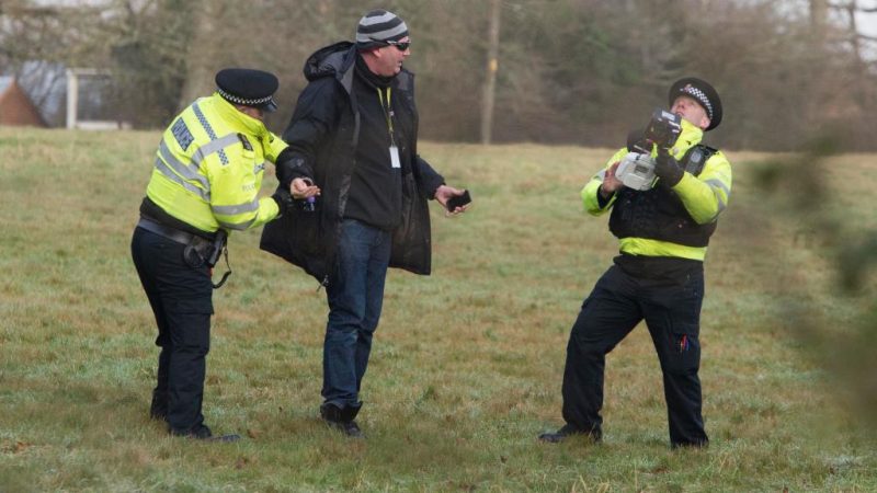 The police et le journaliste