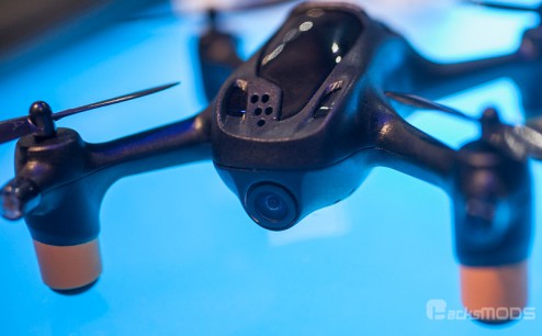 Hubsan X4 FPV Plus (H107D+) photographié au CES 2015 de Las Vegas