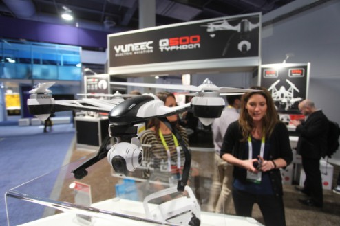 ces2015-yuneec-02