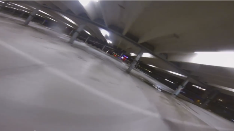 Vol en parking, le niveau supérieur