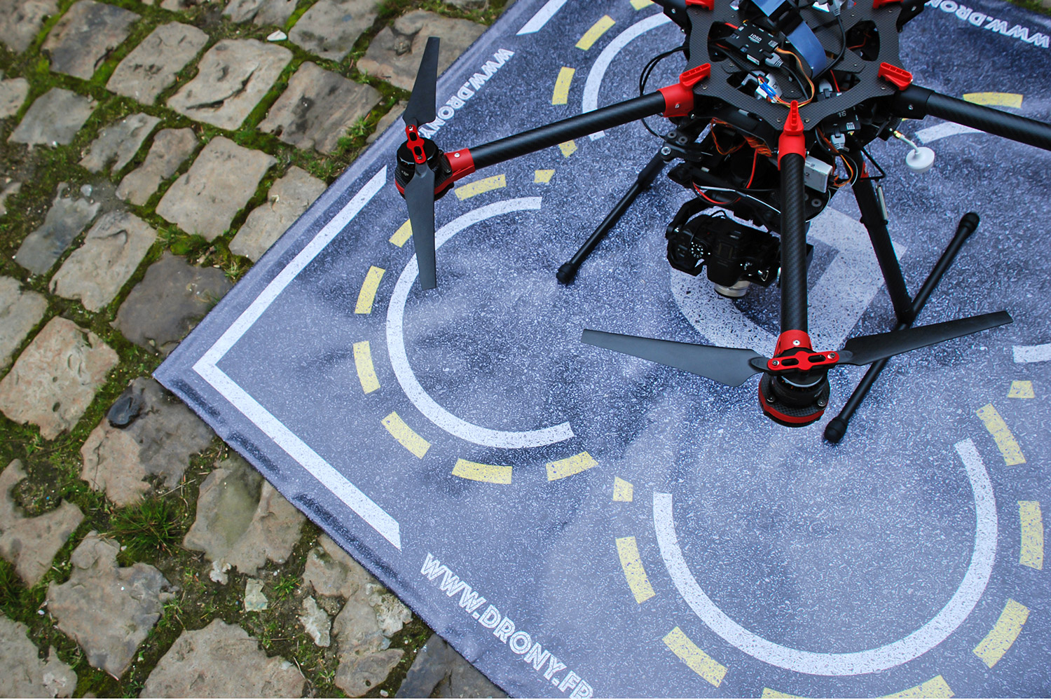 Piste d'atterrissage pour multirotors - Helicomicro