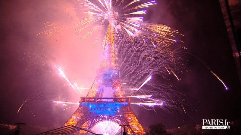 Feu d’artifice de Paris et le drone