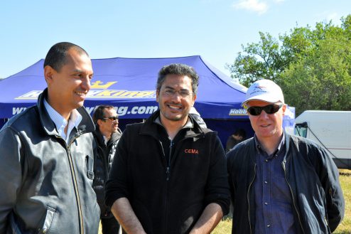 De gauche à droite, le commandant Daniel Gigan, Moustafa Kasbari et le colonel Hervé de Saint Exupéry