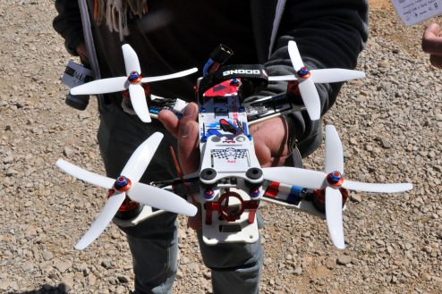 Un Firebolt aux couleurs de l'Armée de l'Air, dans les mains de Frédéric Giacomaggi de FPV Passion !