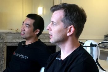 PowerVision PowerEgg, premiers vols 28 A gauche, Hubert Hu, à droite, Stuart Wells.