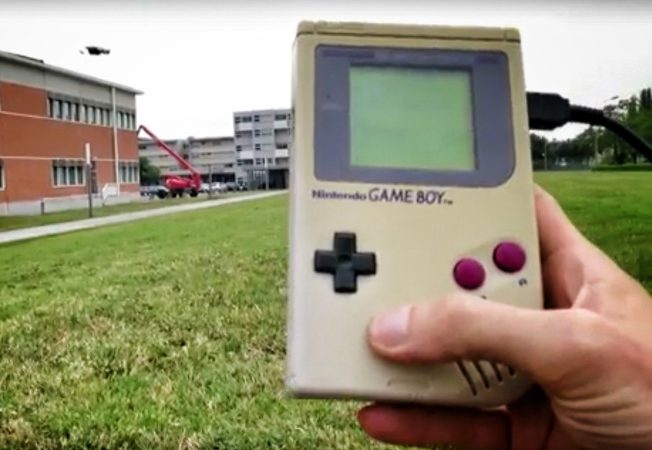 Contrôler un drone avec une Gameboy