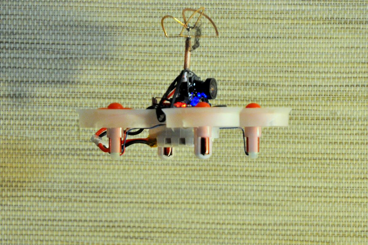 Eachine E010S, le mini test