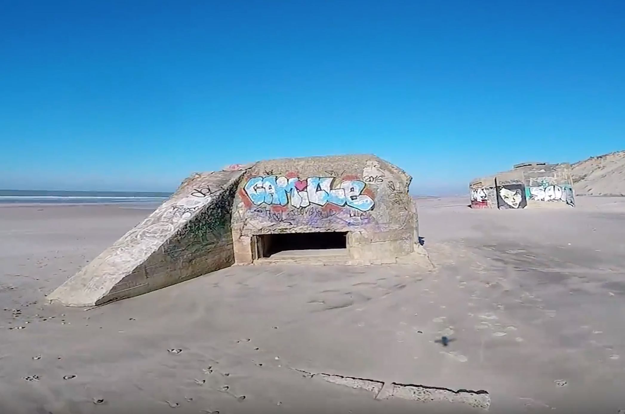 Fab MOuSTIQuO – Bunker Beach Freeride style