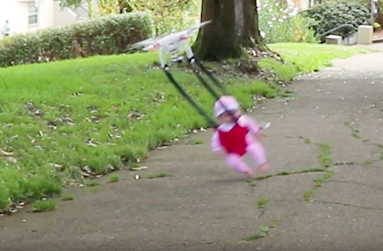 Simone Giertz, le drone et le bébé