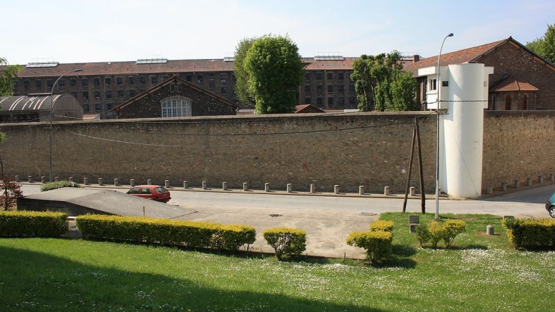 Survol présumé de la prison de Fresnes