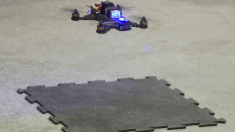Drone Race à la NASA : Human vs Machine