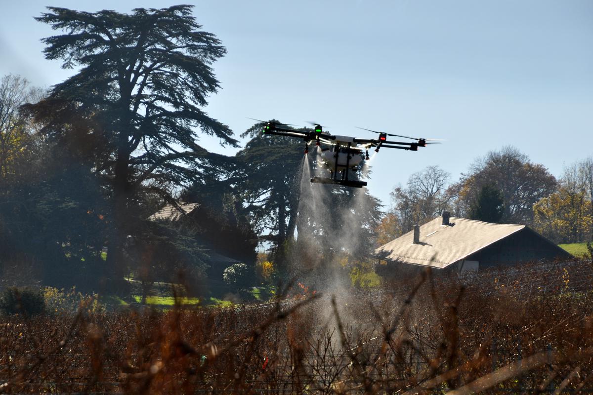Sénat : proposition de loi pour une nouvelle expérimentation de l’épandage avec des drones