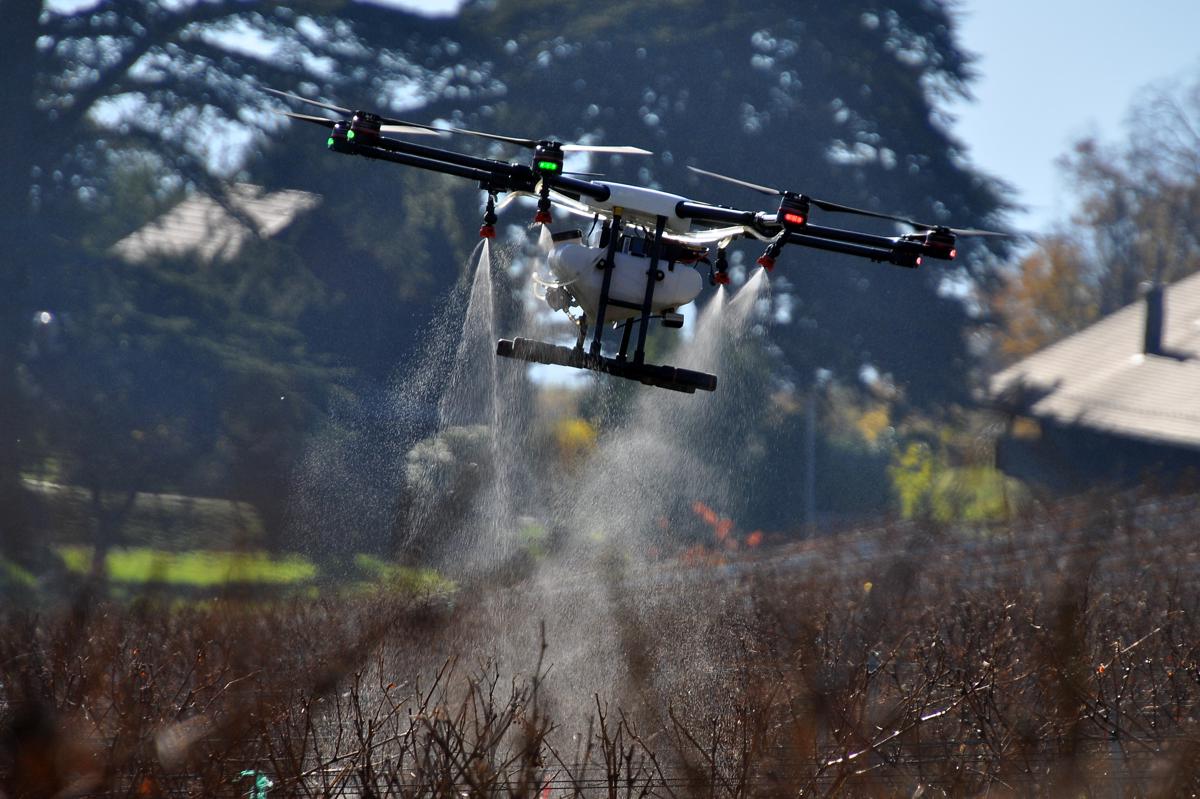 Epandage par drones : une nouvelle proposition de loi