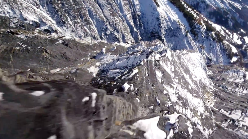 Dom FPV : Fly like a wingsuit with a drone