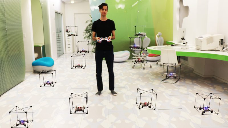 Une radiocommande Lego pour piloter une escadrille de drones