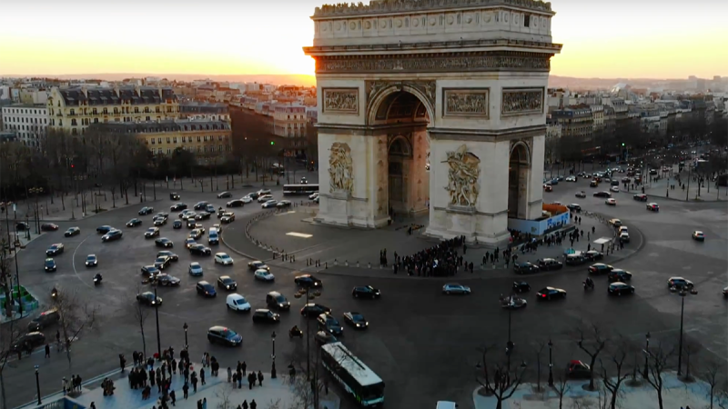 Filmer Paris en drone, être arrêté… et puis rien !