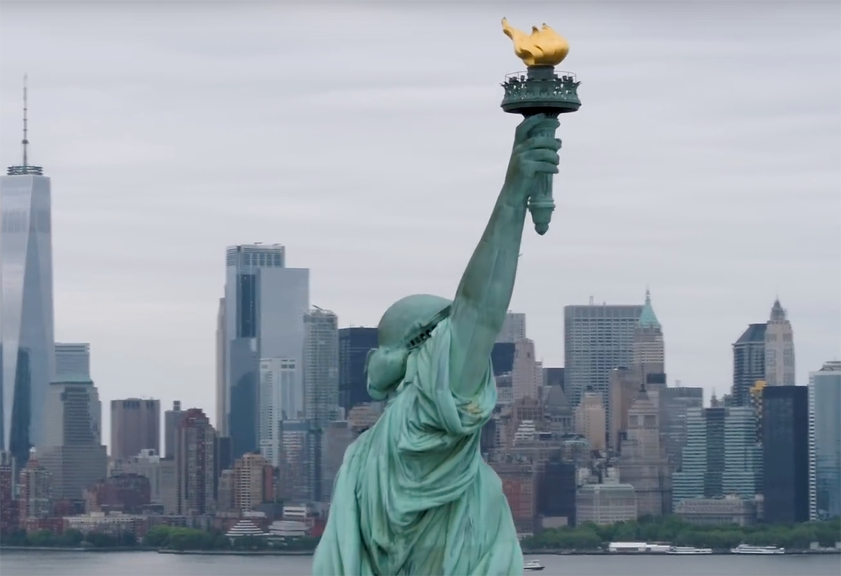 Casey Neistat, la statue de la Liberté et la réglementation