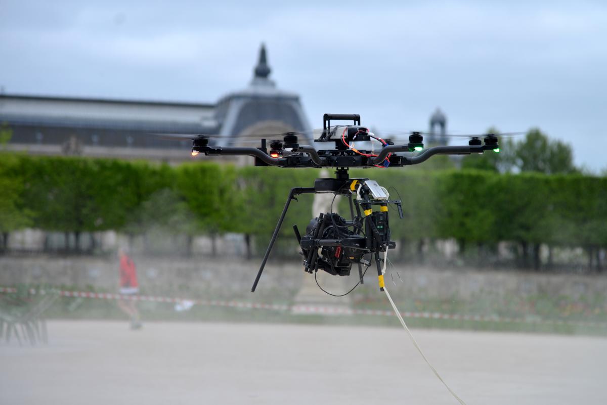 Freeway Drone : plans au-dessus du Louvre
