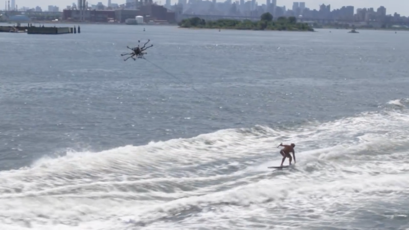 Casey Neistat, le surfboard, et le drone