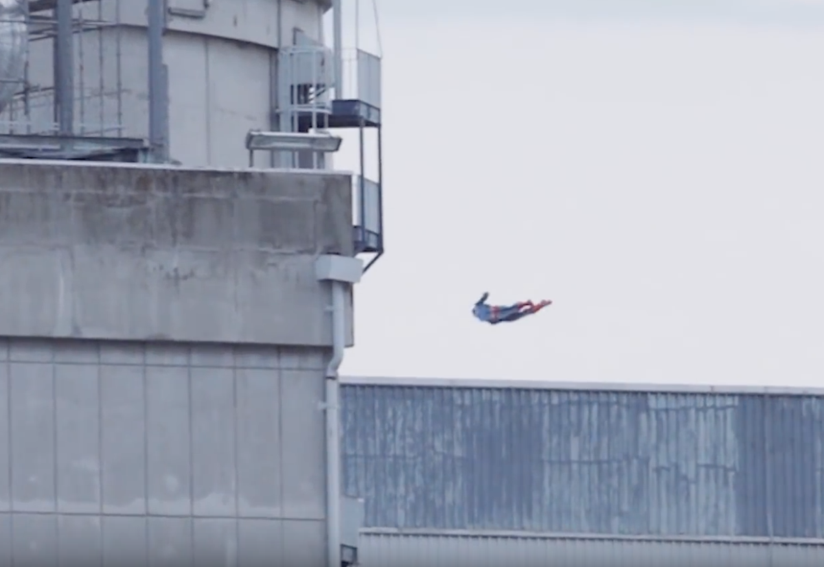 Greenpeace survole la centrale nucléaire de Bugey en drones