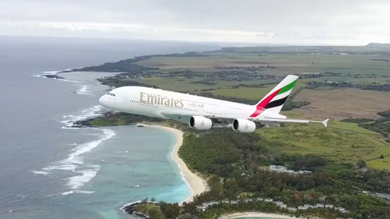 Stupido : un A380 Emirates filmé au décollage de l’île Maurice