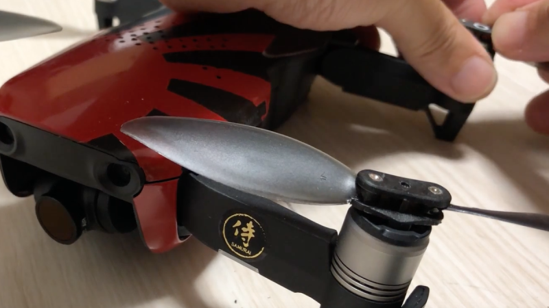 Des hélices silencieuses pour DJI Mavic Air (featuring Parrot Anafi)