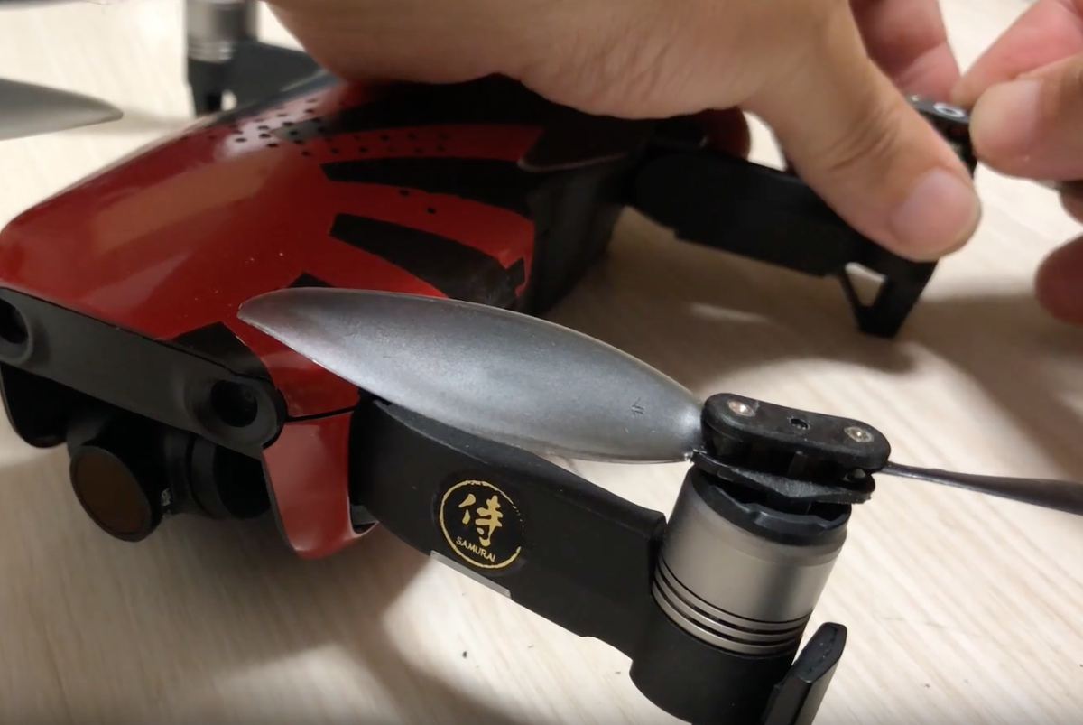 Des hélices silencieuses pour DJI Mavic Air (featuring Parrot Anafi)