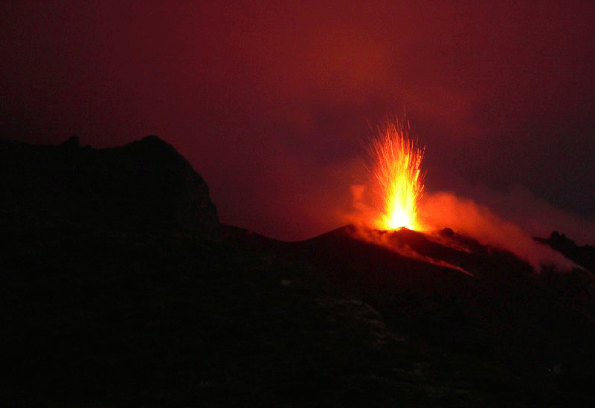 Dragon Eggs Project : des drones pour déposer des balises sur des volcans actifs