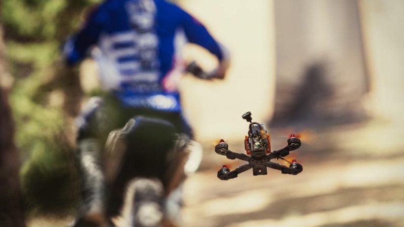 Red Bull : Follow Me featuring Tomz