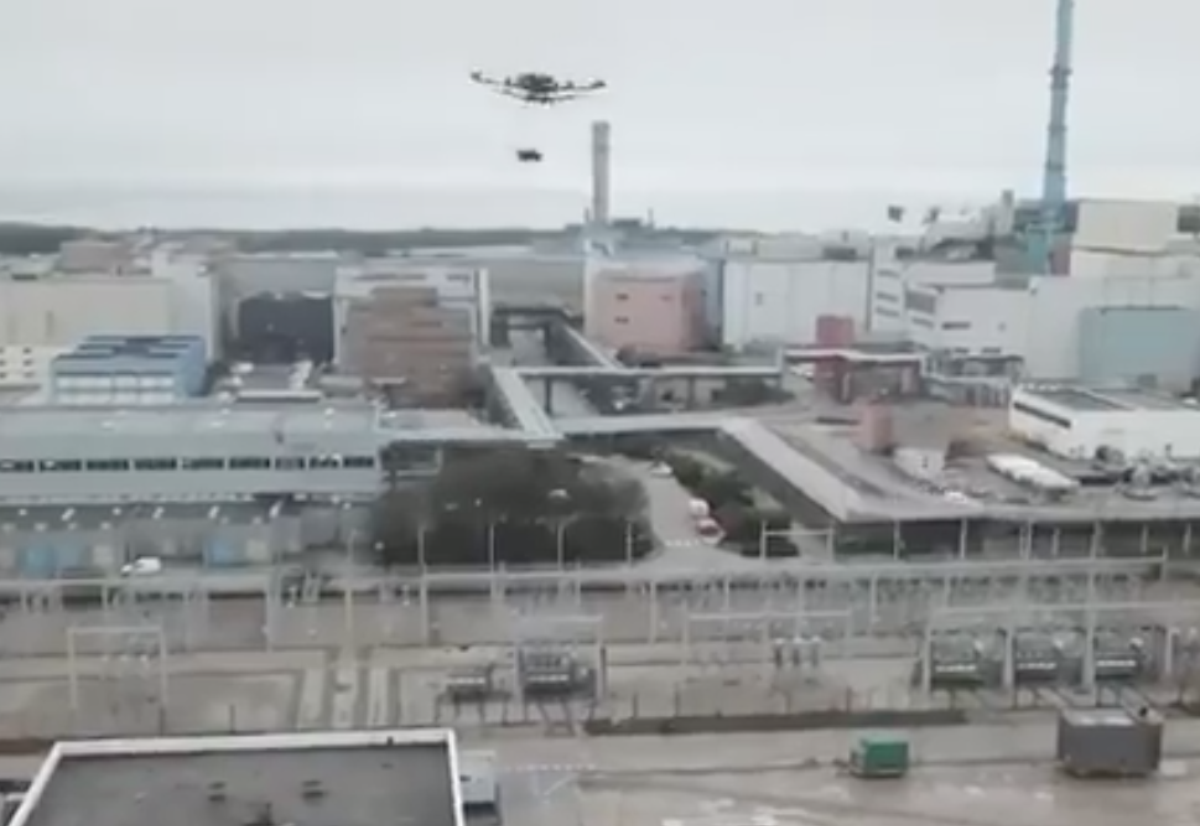 Greenpeace utilise des drones au-dessus de l’usine nucléaire de la Hague