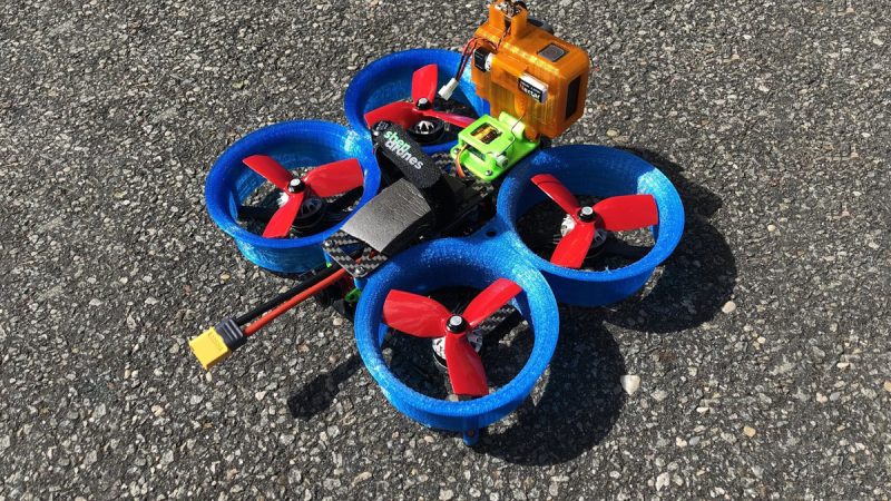 Shendrones Geyser, une GoPro, un servo et ReelSteady GO