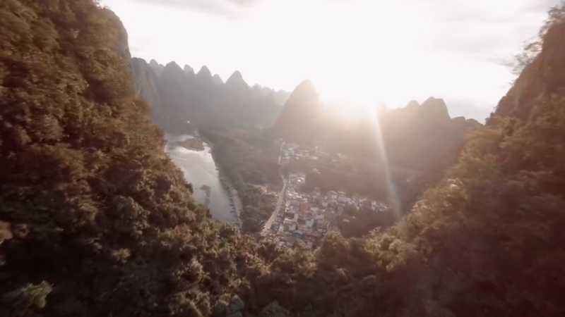 Stéphane Couchoud (et J-True FPV) : Riding China in FPV – The Art Of Flying