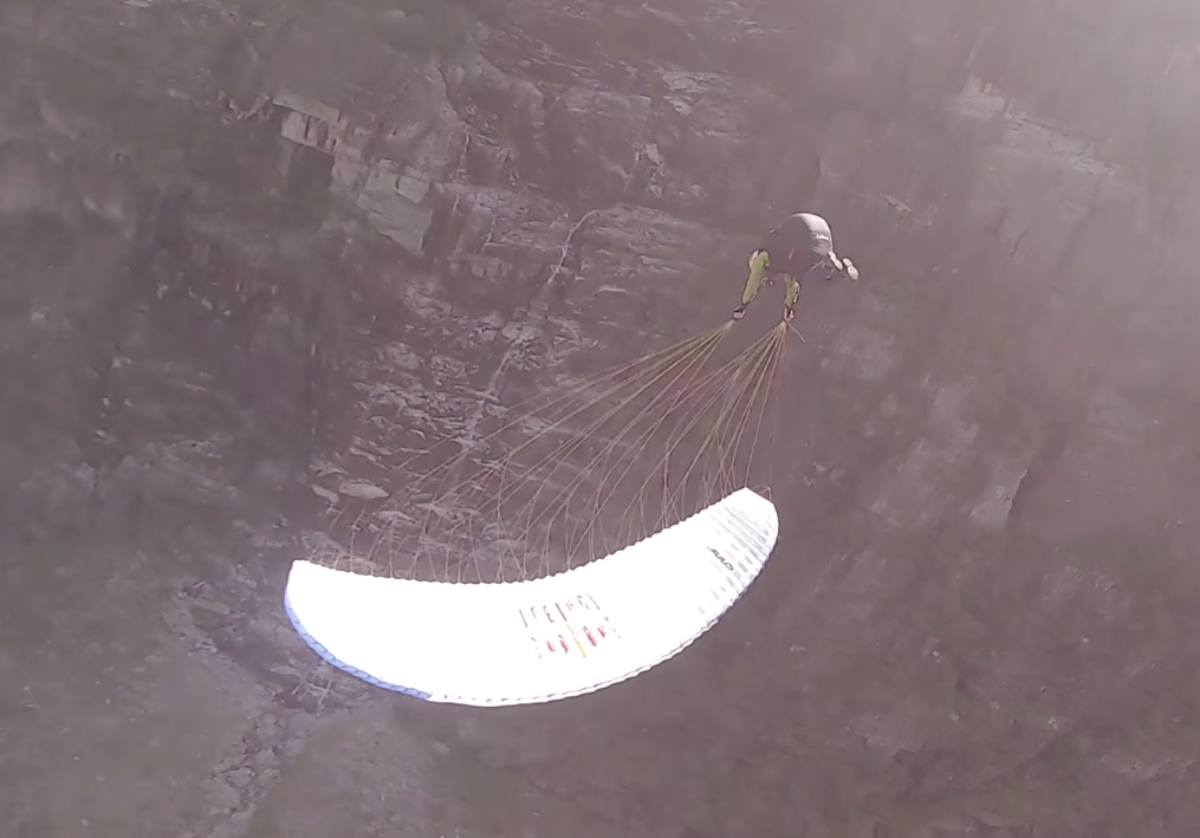 Ilko Iliev : Acro Paragliding meets FPV