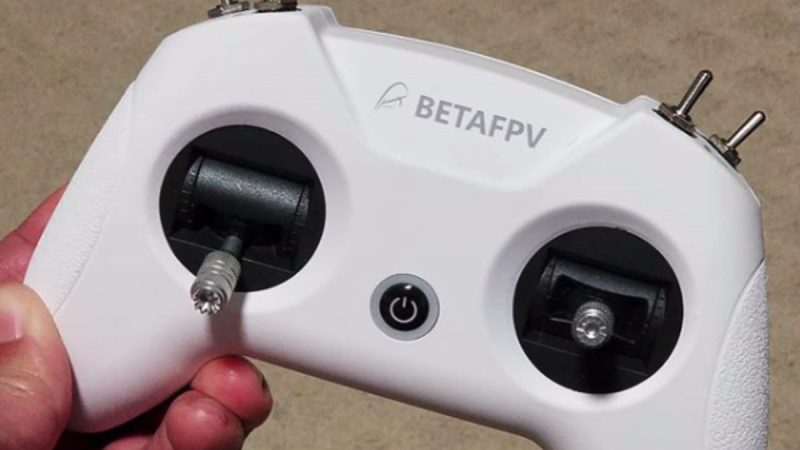 BetaFPV : mini radiocommande en approche