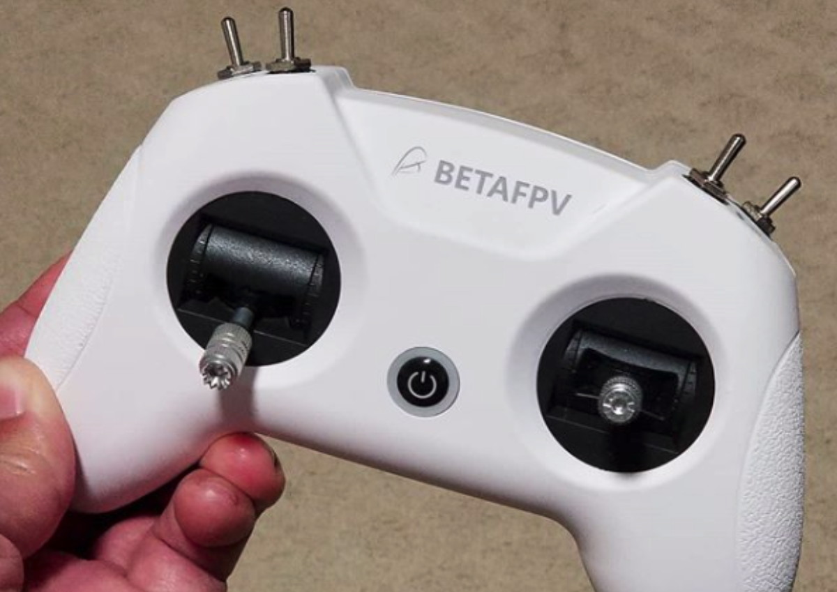 BetaFPV : mini radiocommande en approche