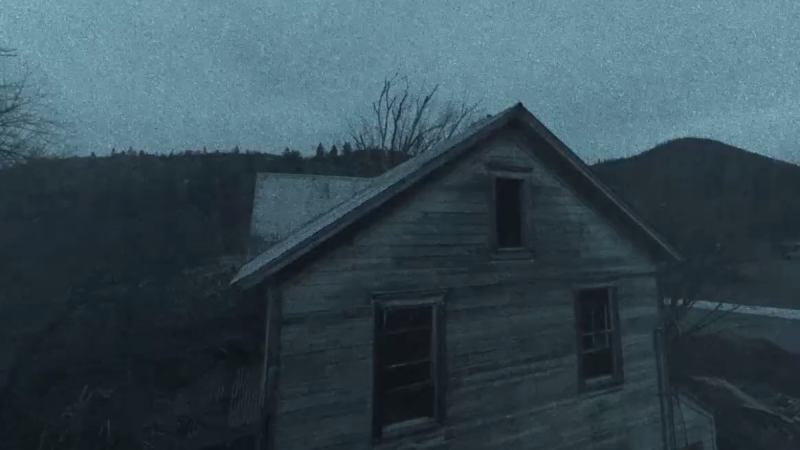 Drone of the Dead : Exploring a Haunted House with a cinematic FPV drone