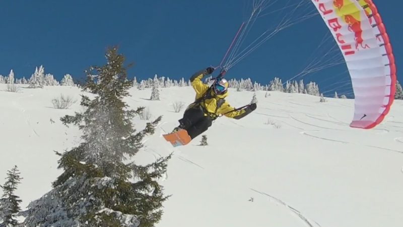 Red Bull et Tomz : Valentin Delluc fait du speed riding pourchassé par un drone