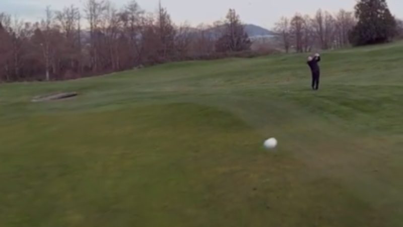 RossHasADrone et la balle de golf