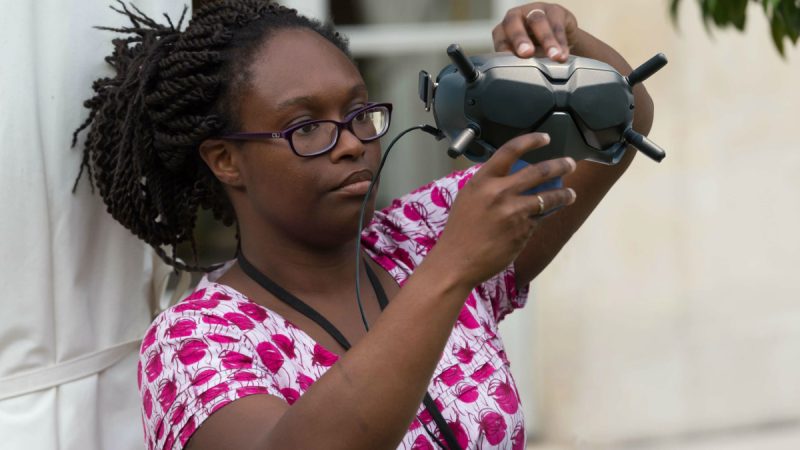 Sibeth Ndiaye : « Je ne sais pas utiliser un masque FPV »