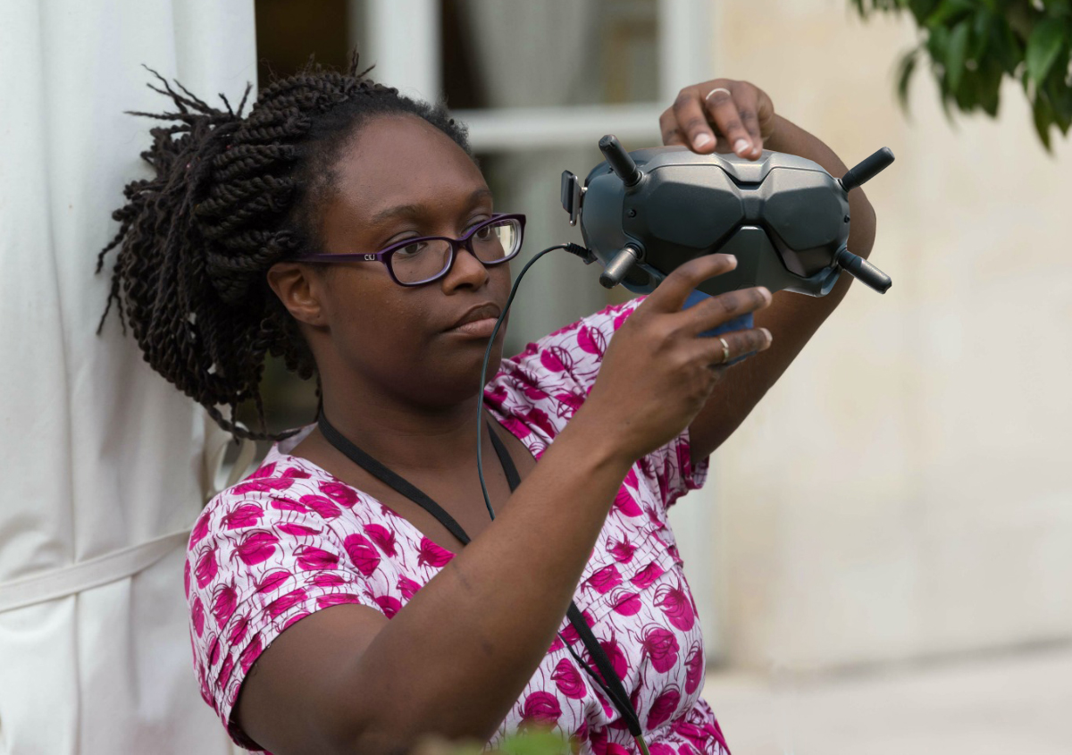 Sibeth Ndiaye : « Je ne sais pas utiliser un masque FPV »