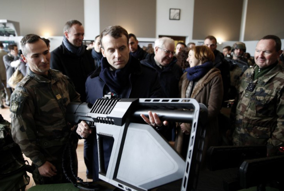 Info Le Point : le général Ferrand et le fusil anti-drone