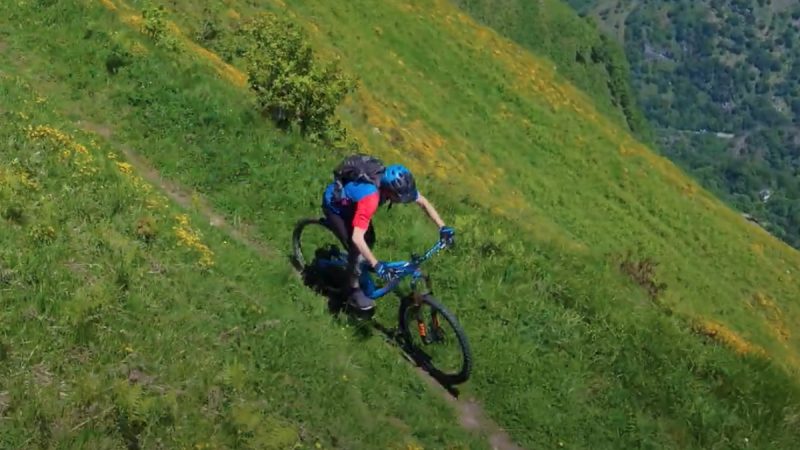 VTT 64 : toujours suivi par le Skydio 2