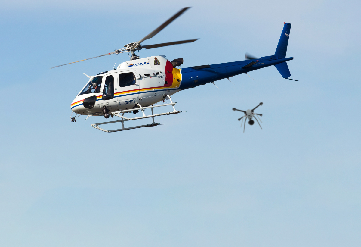 Canada : collision entre un hélicoptère (de la police) et un drone (de la police)
