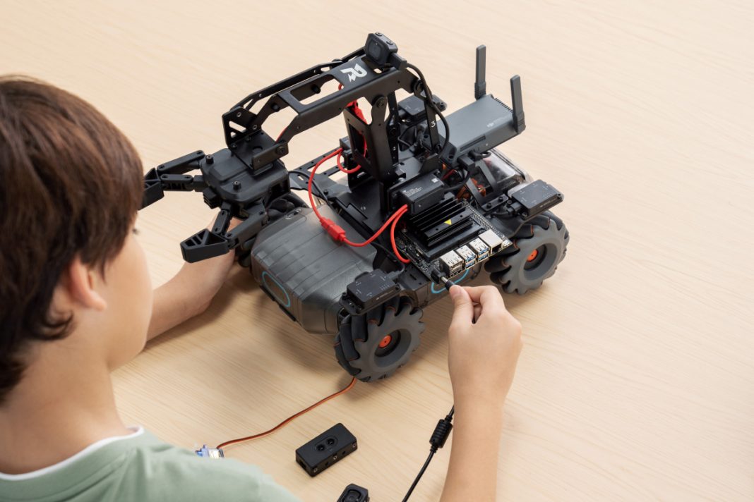 DJI RoboMaster EP Core - Helicomicro