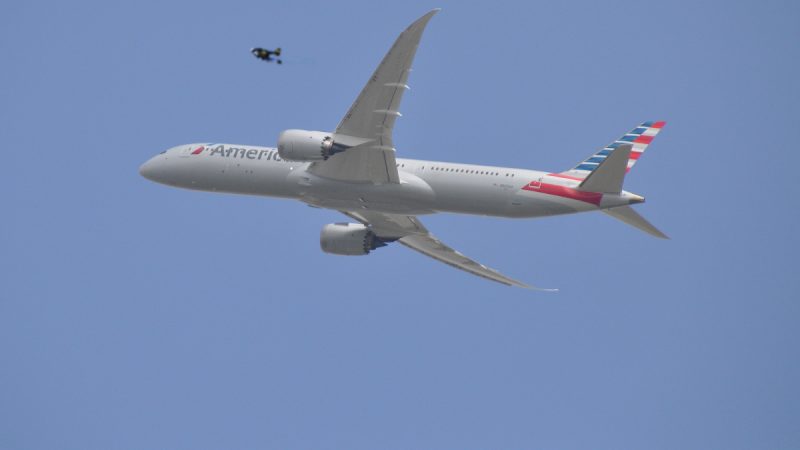 Los Angeles : croisement entre un avion et un jetpack