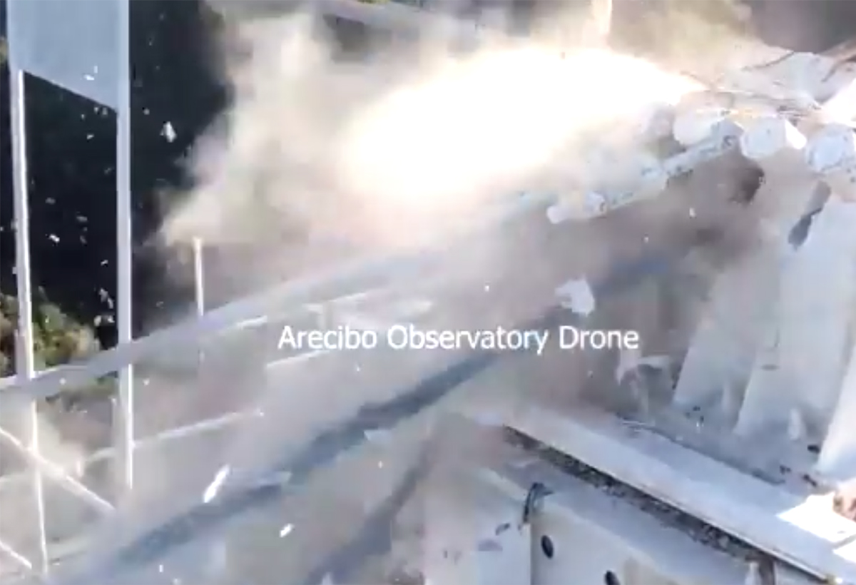 La chute du radiotéléscope Arecibo filmée depuis un drone