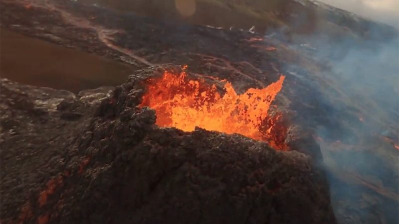 Iceland Aerials : Looking Mother Earth right in the eye